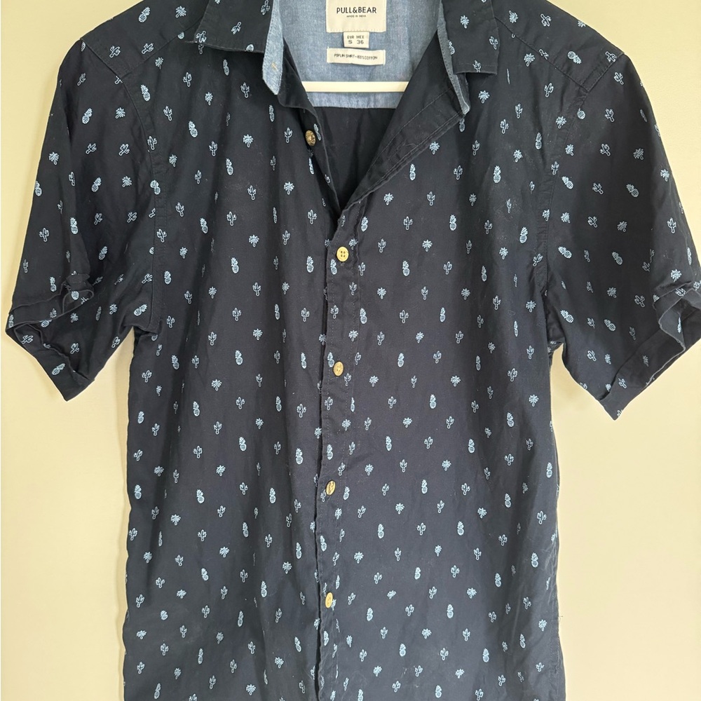 Pull&Bear Men's Black Patterned Shirt